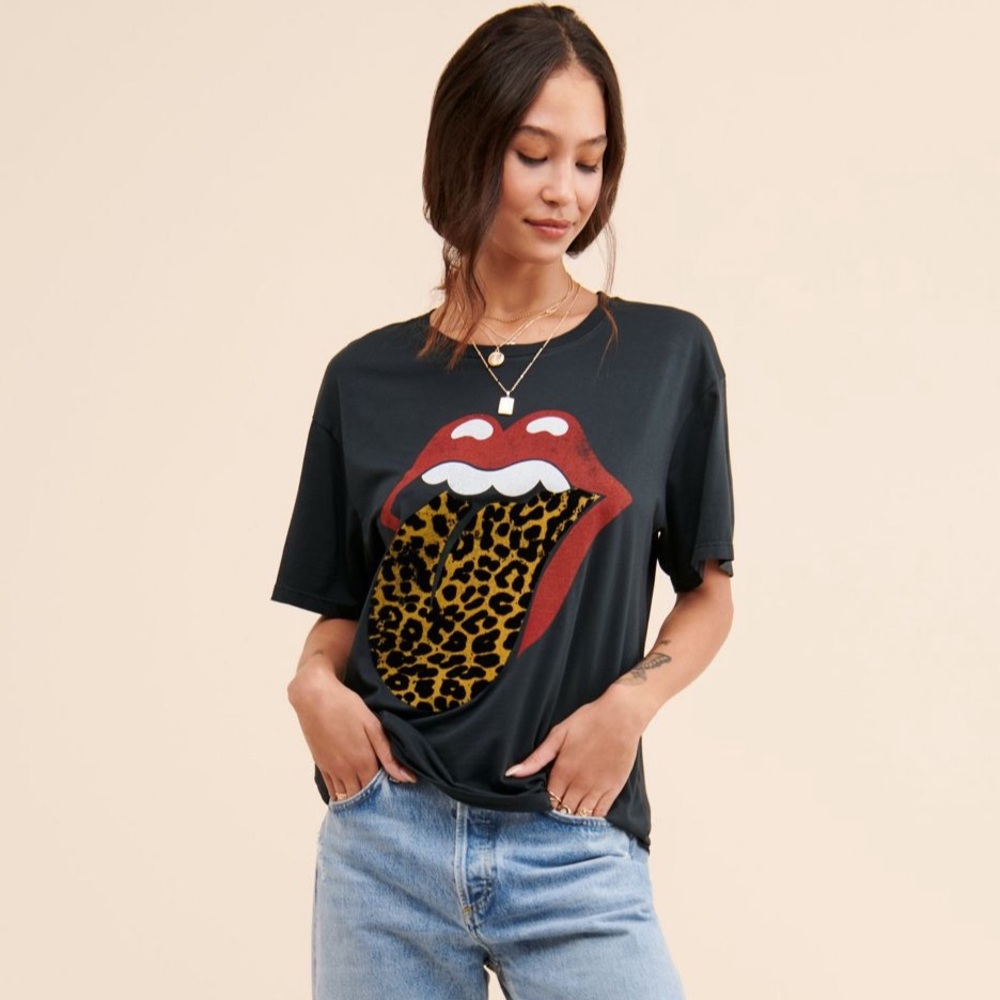 NWOT Daydreamer Flocked Leopard Kiss Tee